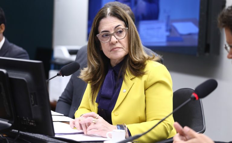 Proposta na Câmara busca criar rede de apoio psicossocial e financeiro para mães e cuidadores de pessoas com deficiência