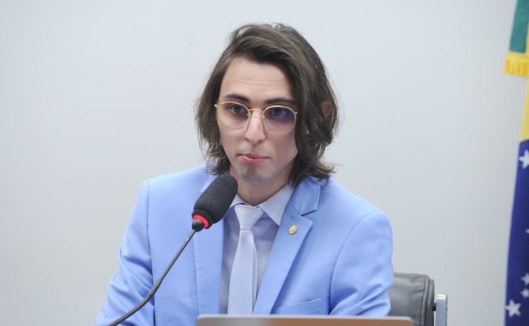 Projeto de lei obriga empresas a oferecer contracheque digital