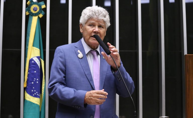 Projeto de lei exige e-mail institucional para órgãos públicos receberem documentos