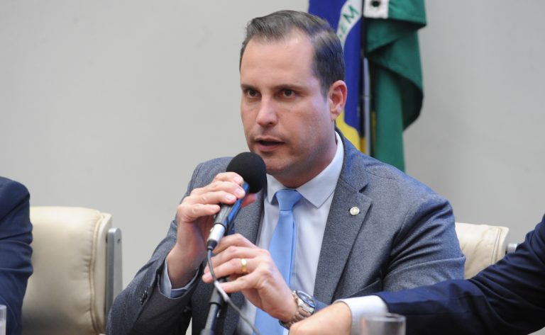 Projeto veda reserva de mercado na pesca esportiva e demanda base científica para restrições estaduais