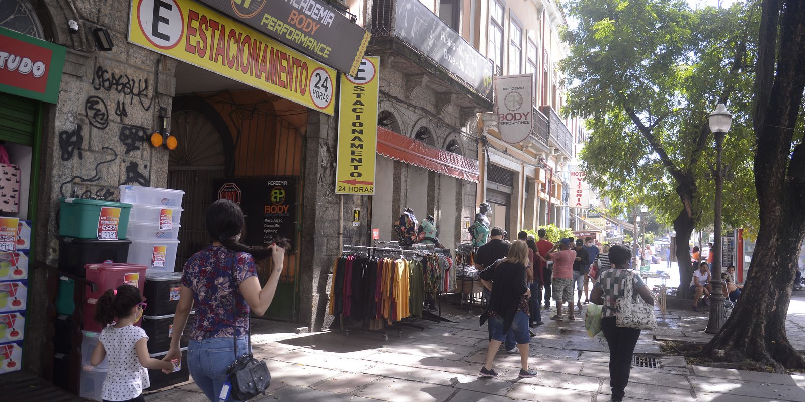 O comércio registra alta de 0,4% em janeiro e atinge novo recorde