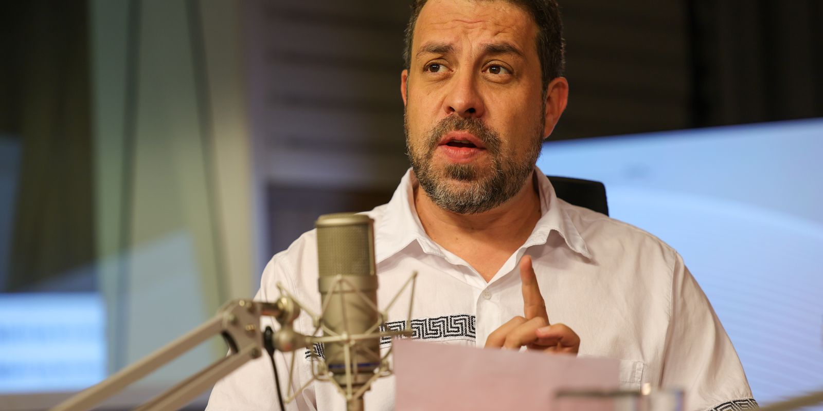 Boulos defende fim imediato da escala 6 por 1