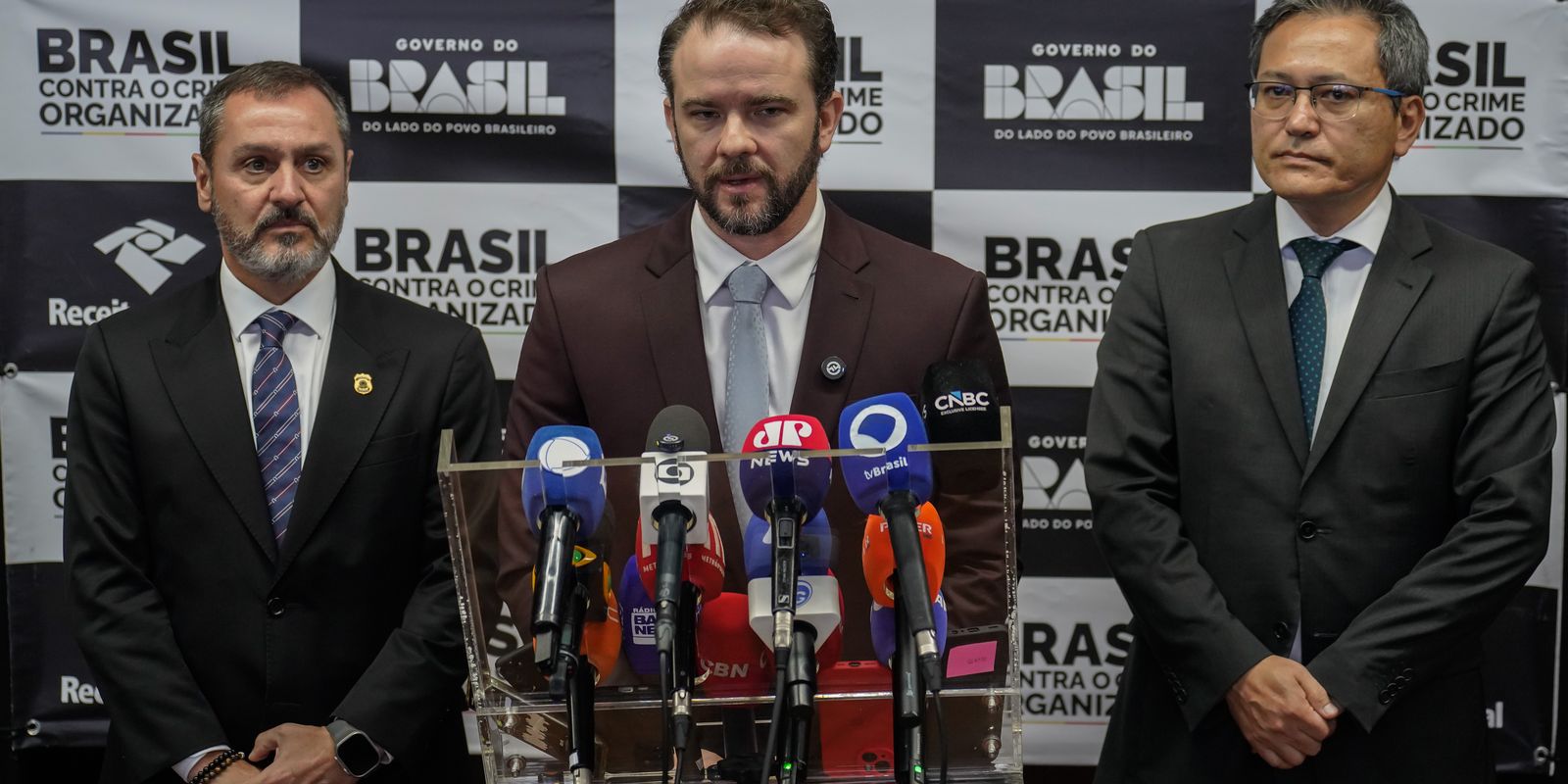 Brasil e Estados Unidos selam acordo contra o tráfico de armas e drogas