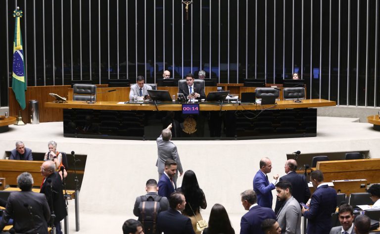 Câmara concede urgência a nove propostas legislativas