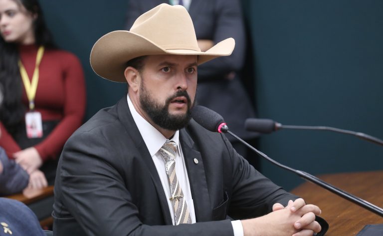 Comissão da Câmara aprova projeto que altera critérios para homenagens em rodovias federais