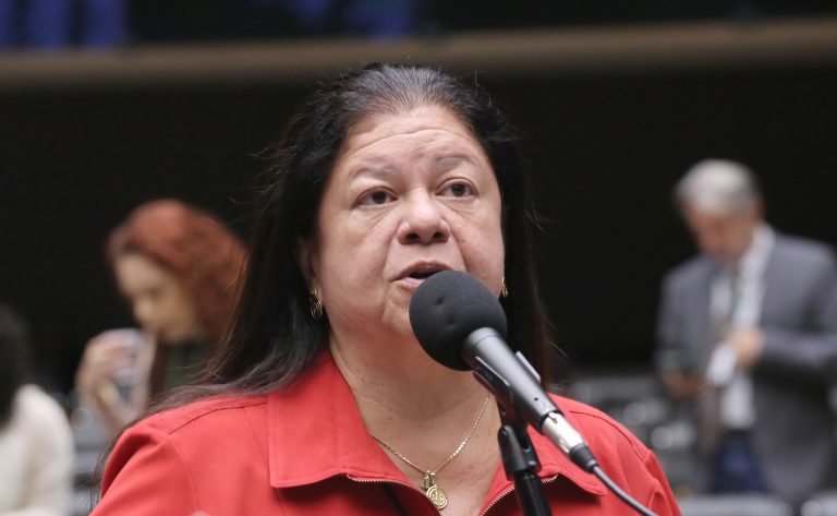 Comissão aprova proibição de liberdade provisória para agressores de mulheres