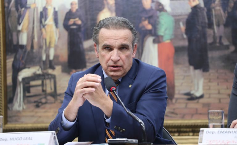 Câmara avança com projeto para incluir município e estado em placas veiculares