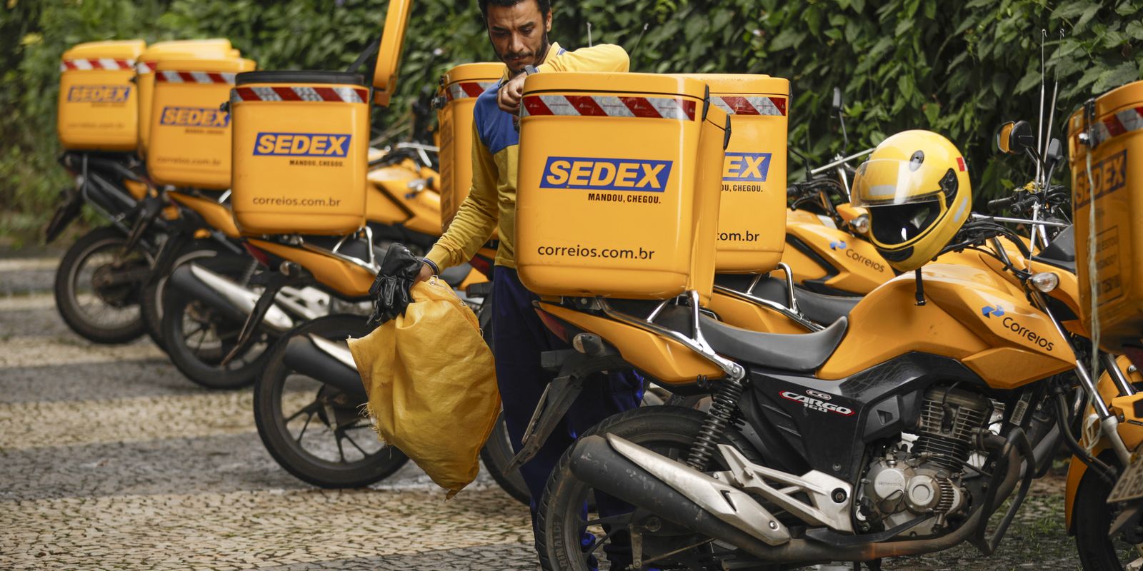 Plano de demissão voluntária dos Correios atrai 30% do público-alvo