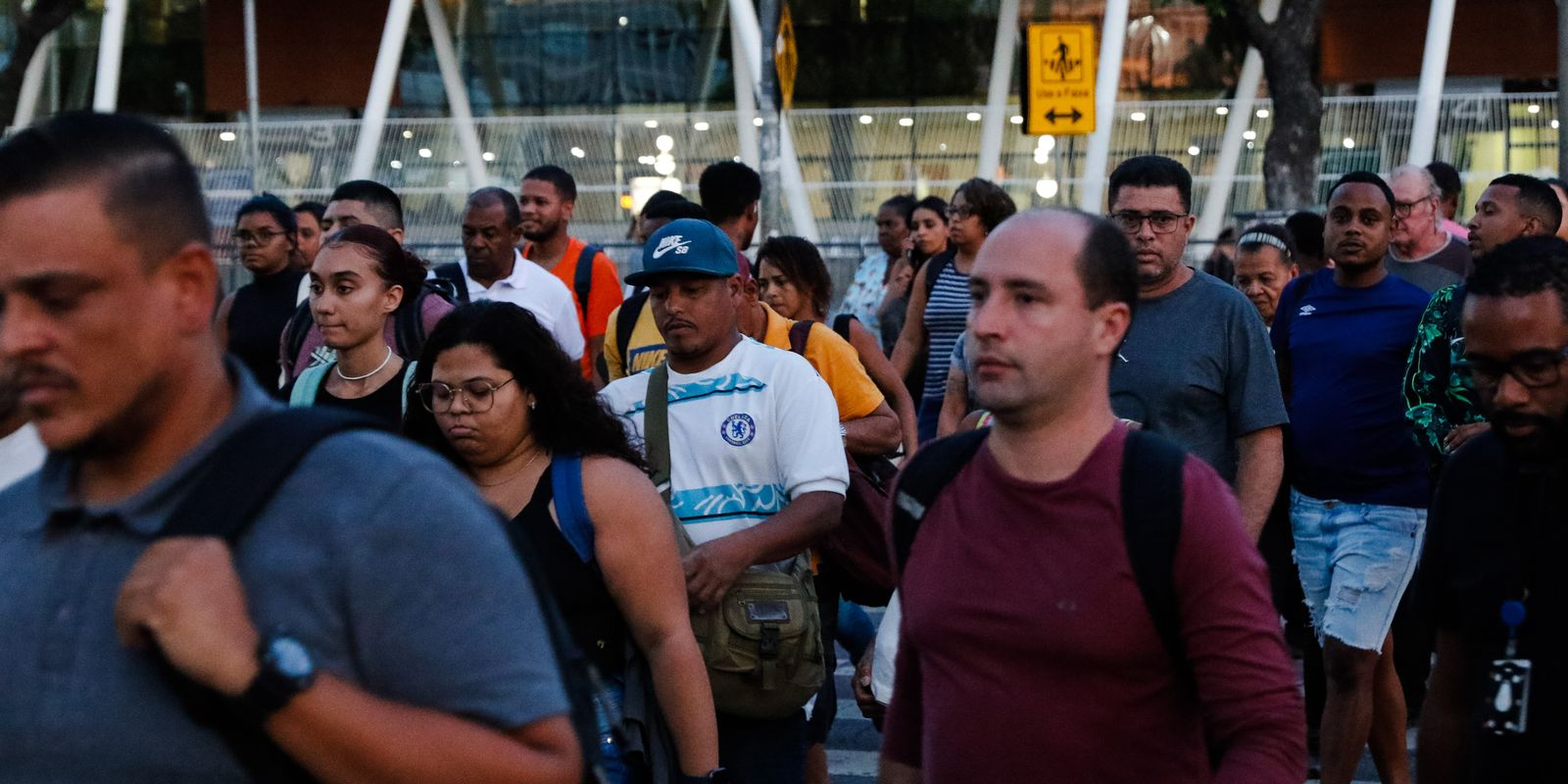 Taxa de desocupação no primeiro trimestre alcança 6,1%, o menor patamar histórico para o período