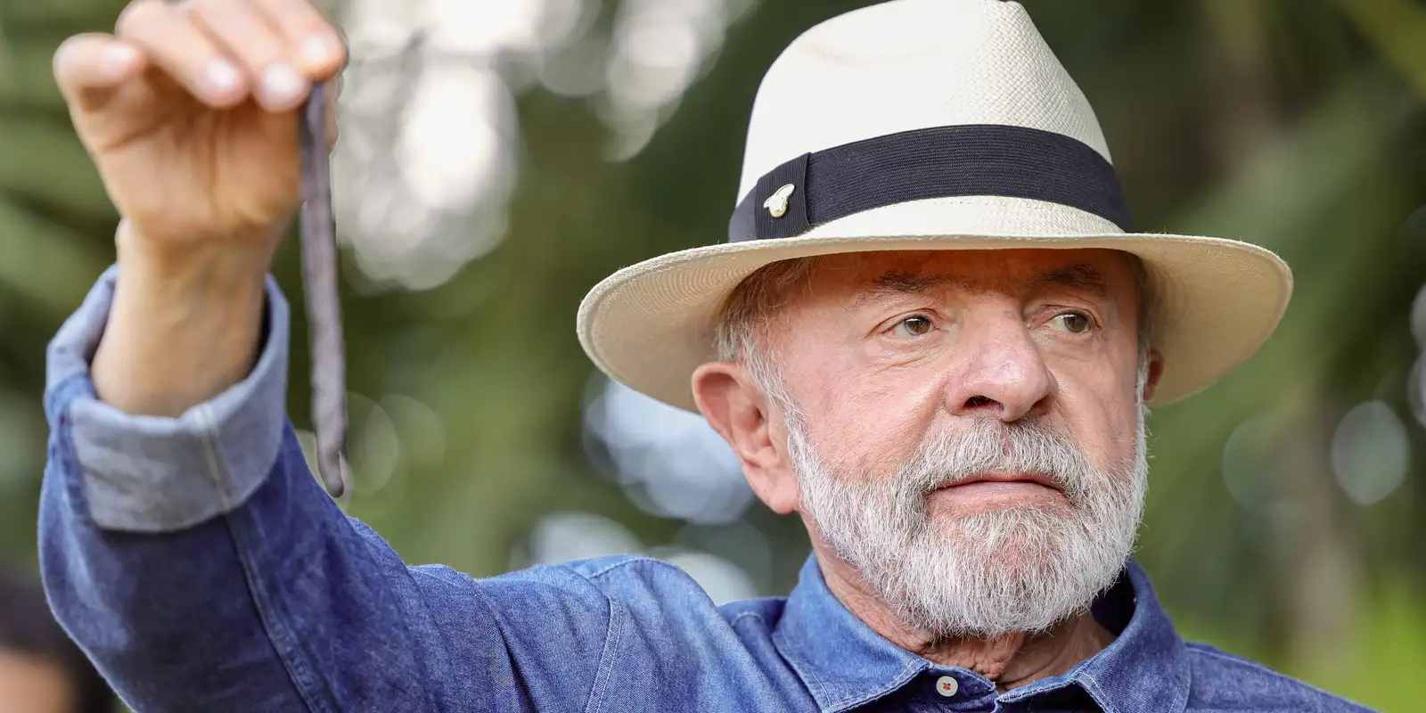 Lula viaja a São Paulo para tratar queratose e tendinite