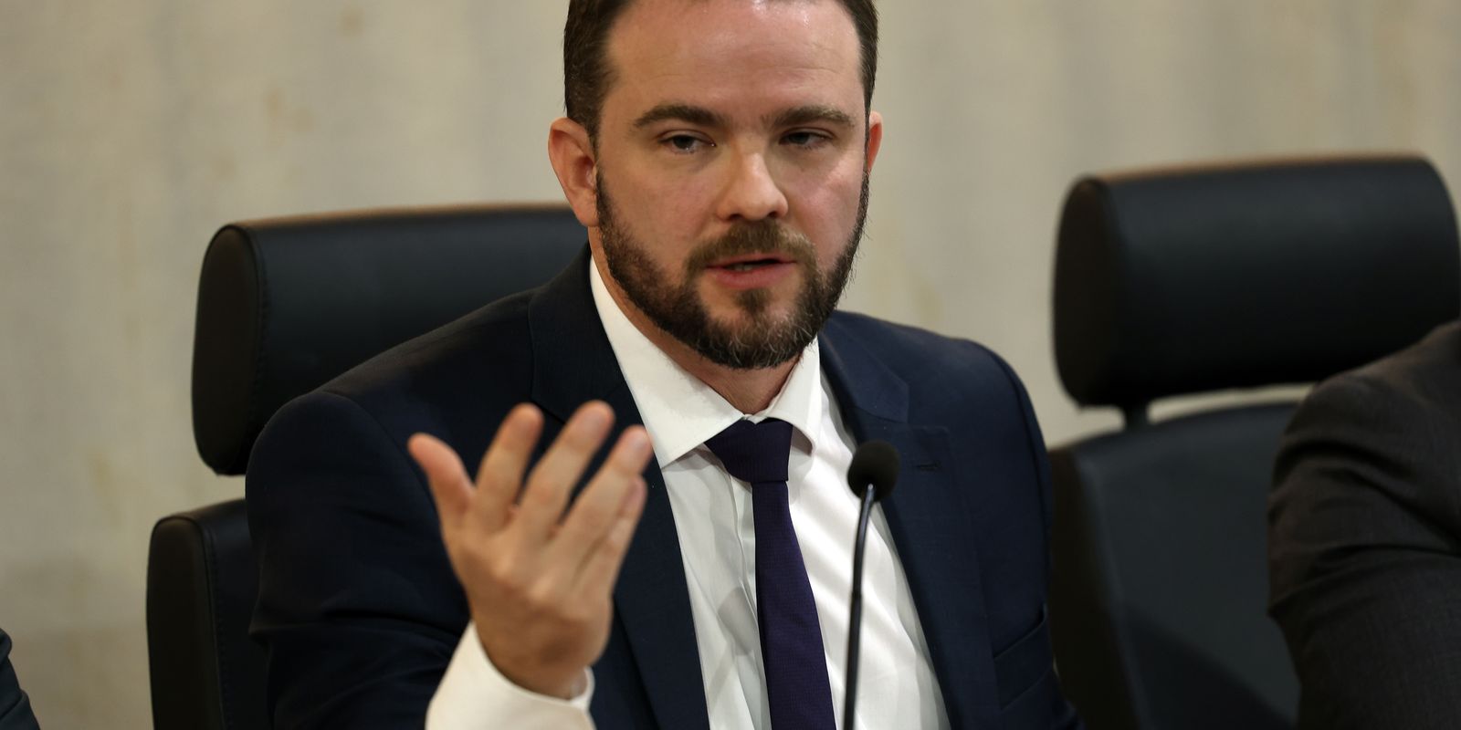 Nova fase do Desenrola será divulgada após retorno de Lula, informa Durigan