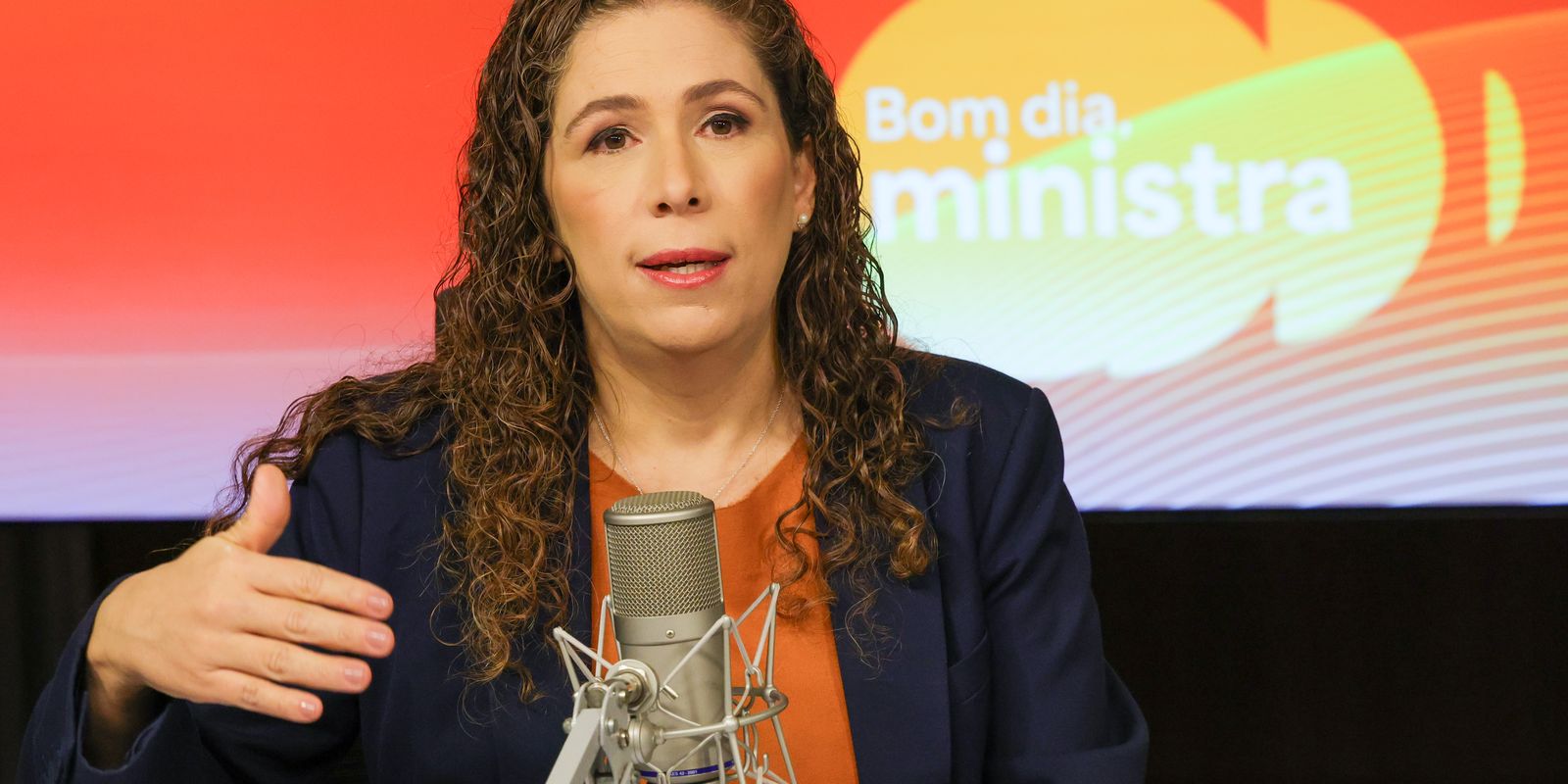 Ministra afirma que novos cargos visam restaurar a capacidade estatal
