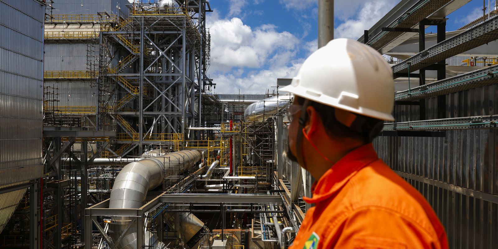 Petrobras anuncia devolução de valores excedentes de leilão de GLP