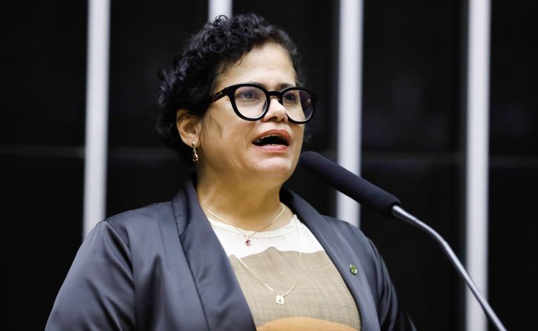 Projeto propõe vincular cota de candidatas à proporção de mulheres na população