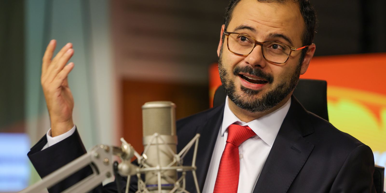 Ministro defende que redução da jornada de trabalho impulsionará o empreendedorismo