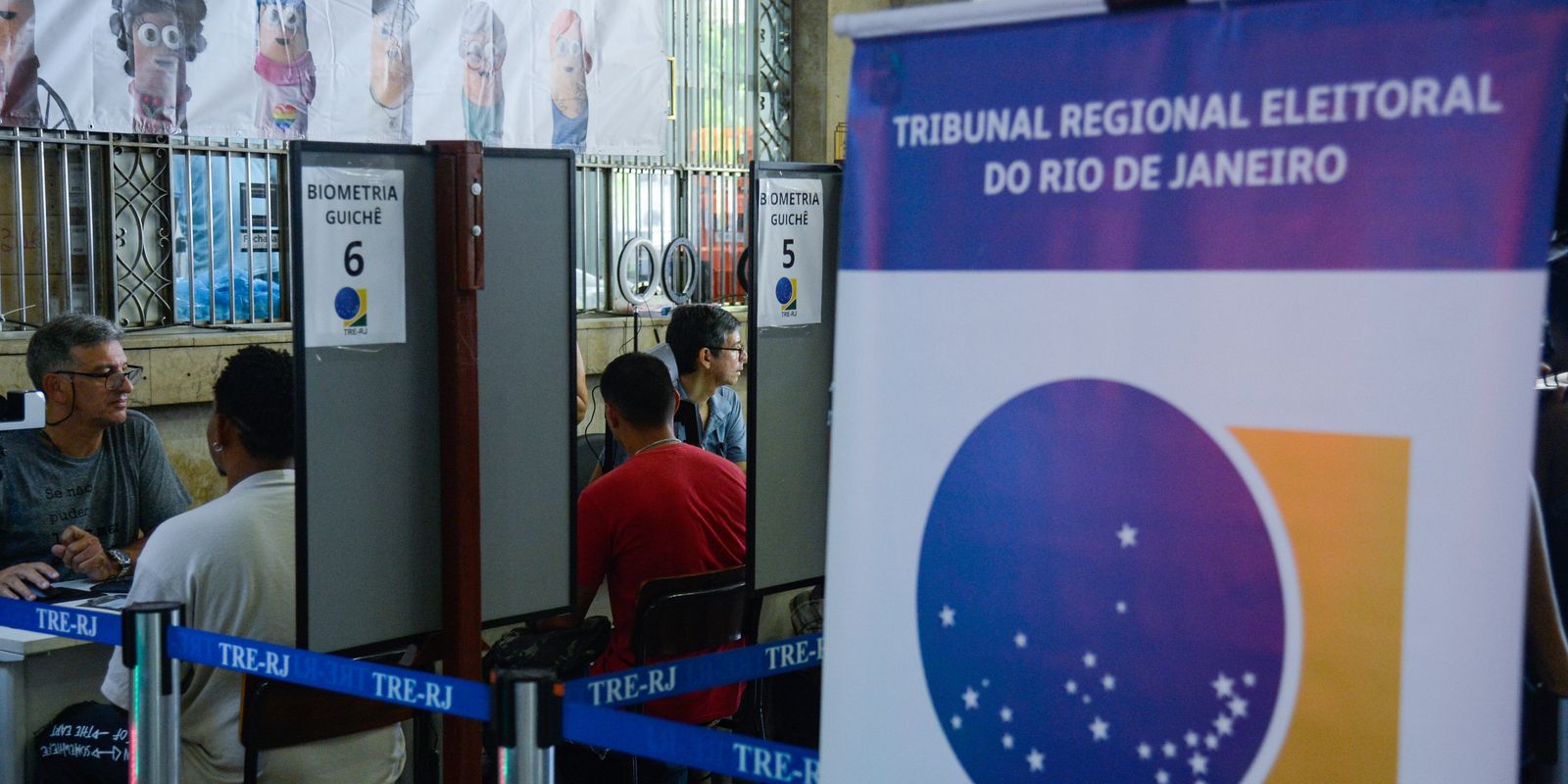 TRE-RJ intensifica plantão para regularização da situação eleitoral de votantes