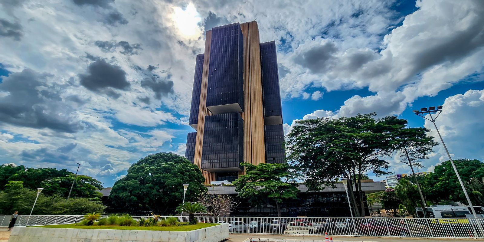 Bancos destinam R$ 5,7 bilhões em valores esquecidos para o Desenrola Brasil