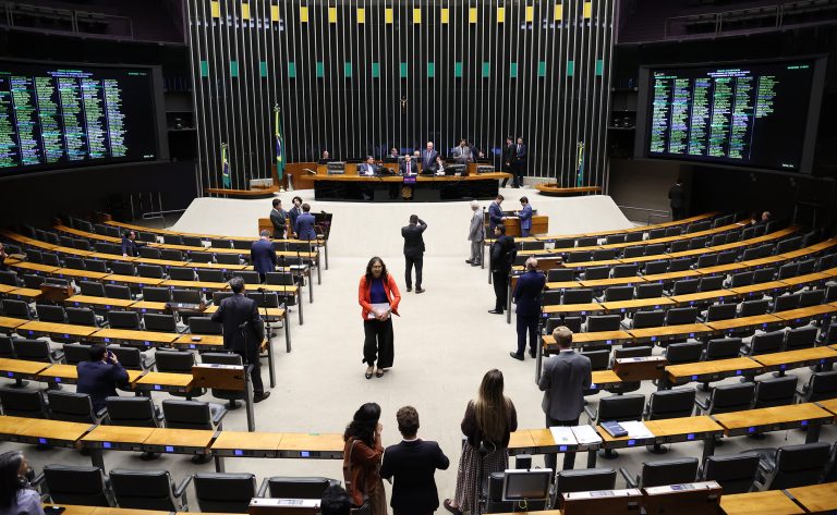 Câmara dos Deputados concede urgência a quatro proposições