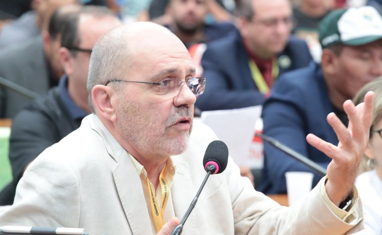 Centrais sindicais expressam receio sobre categorias excluídas das regras da PEC 6x1