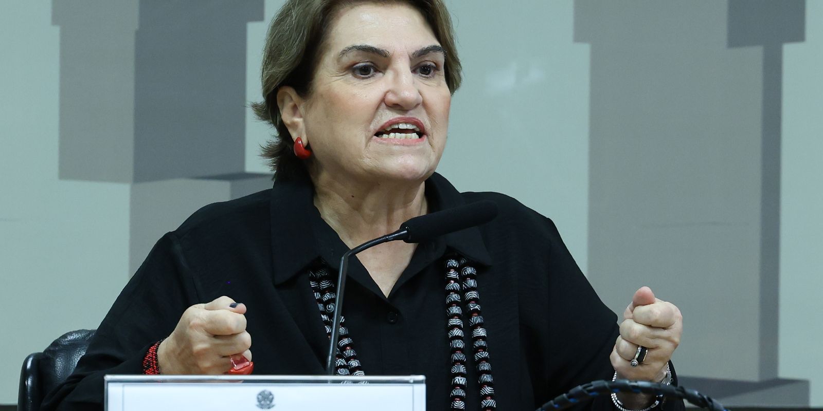 Ministra afirma que fim da escala 6x1 impulsionará acesso das mulheres ao mercado de trabalho