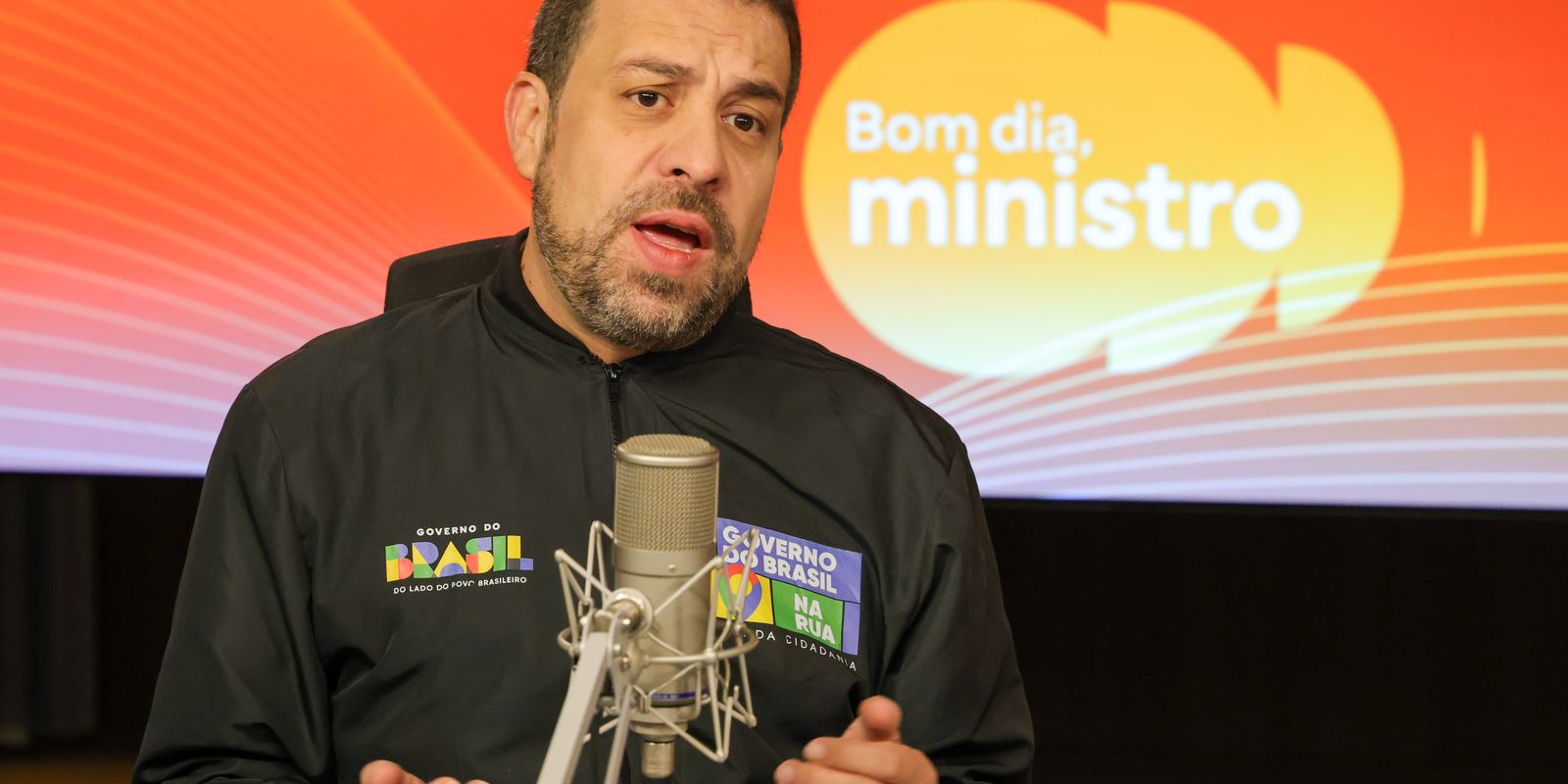 Juros elevados intensificam endividamento e pedem mais Desenrola, afirma Boulos