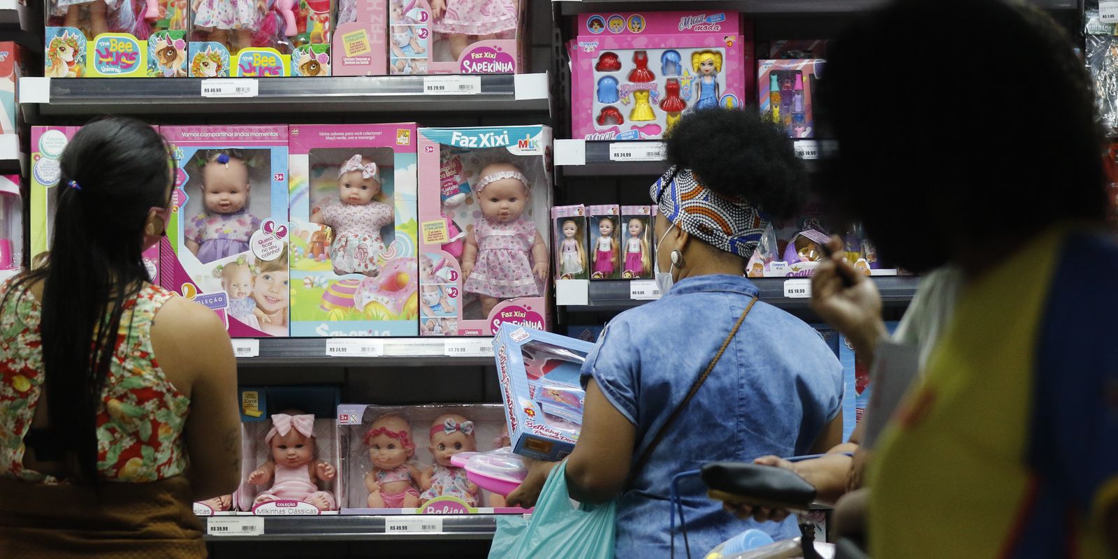 Comércio brasileiro cresce 0,5% em março e atinge novo recorde com queda do dólar