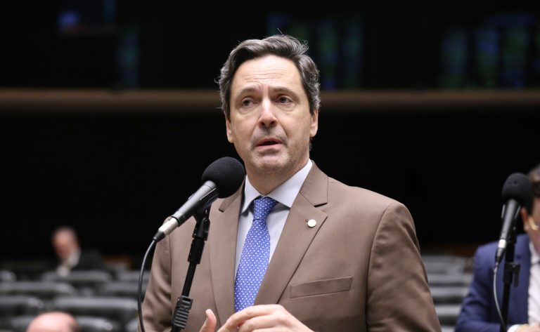 Comissão aprova veto à entrada de veículos vinculados a criminosos no Brasil