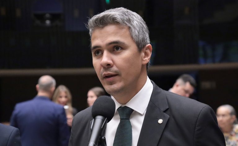 Comissão de Educação aprova acréscimo de 50% no tempo de provas para estudantes com TDAH e dislexia