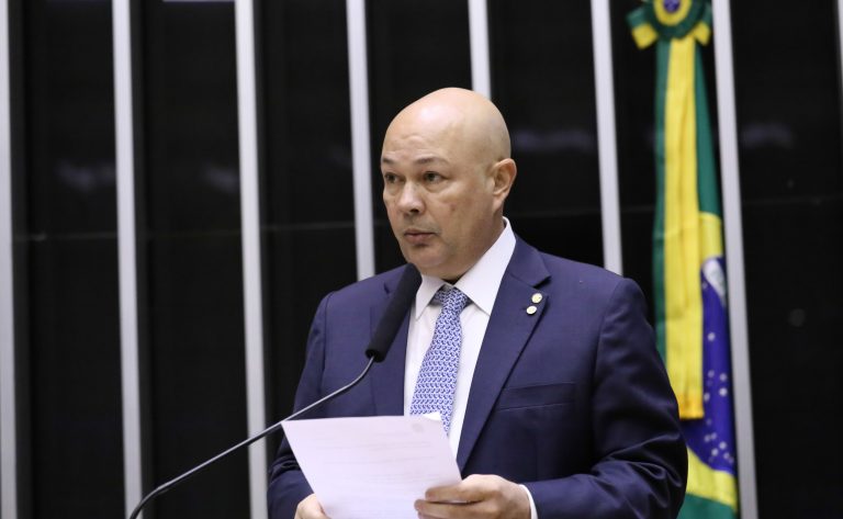 Comissão discute proposta que regulamenta relações entre fornecedores e distribuidores