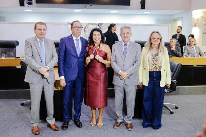 Dra. Paula participa de homenagem à defensora pública-geral Madalena Abrantes na ALPB