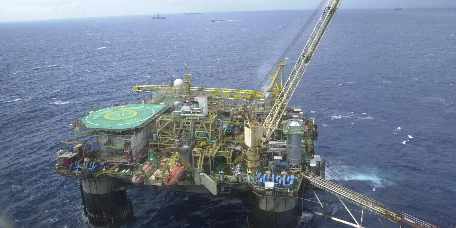 Brasil alcança pico histórico em produção de petróleo em meio a conflitos no Irã
