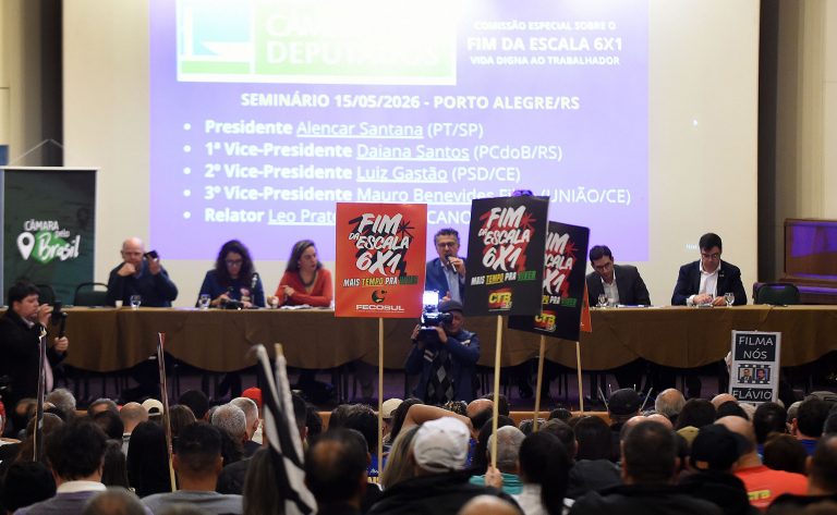 Redução da jornada: emendas propõem manter 44 horas semanais para atividades cruciais