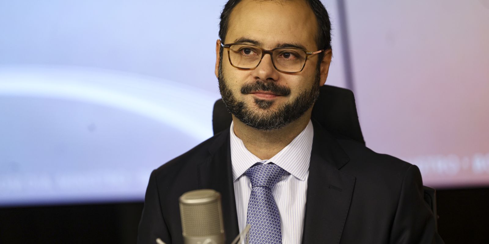 Governo estuda ampliação da contratação de funcionários por MEI após mudanças na jornada de trabalho