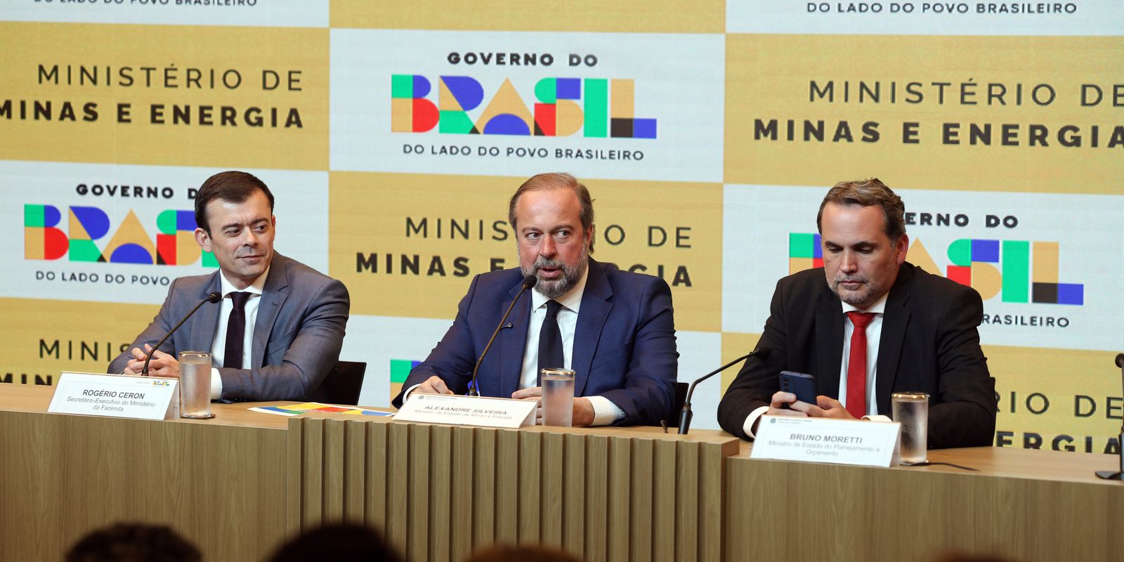Governo institui subsídio de até R$ 0,89 para conter a elevação do preço da gasolina