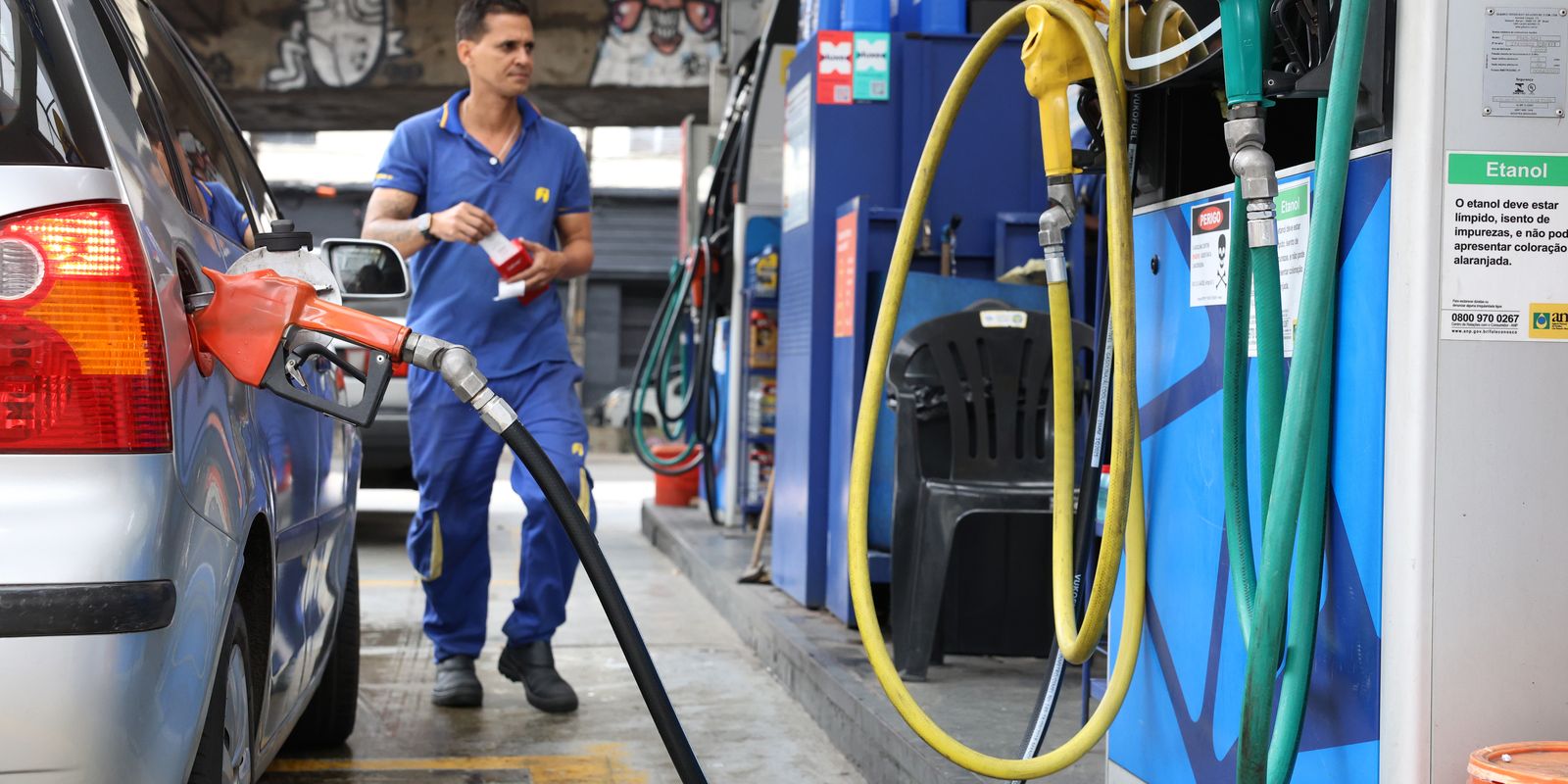 Governo fixa subsídio de R$ 0,44 por litro para gasolina