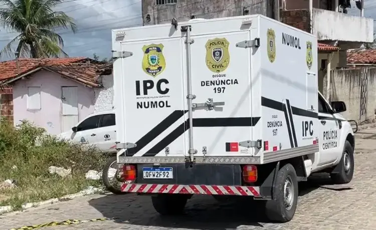 Homem de 36 anos é encontrado morto dentro de residência em Sousa; suspeita é de overdose