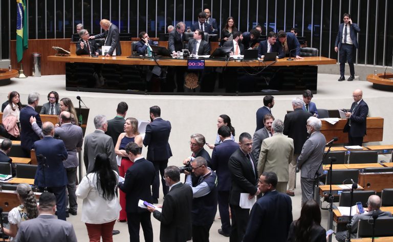 Hugo Motta destaca marco histórico para trabalhadores com nova jornada