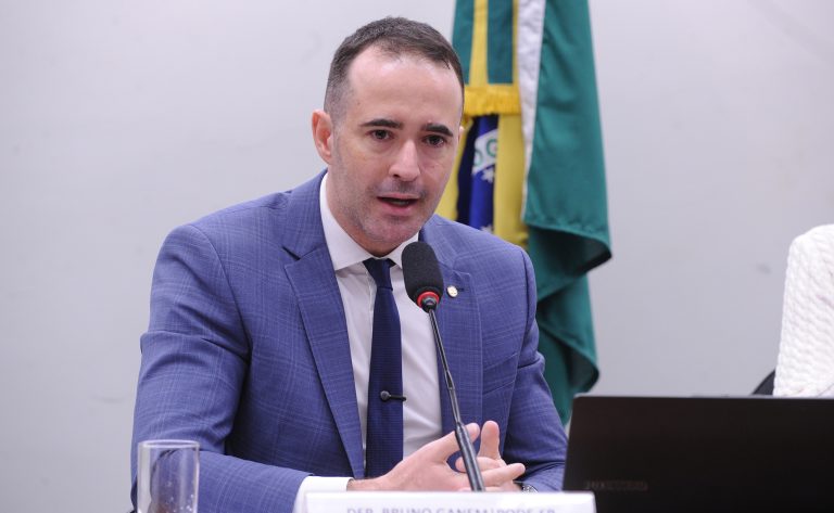 Novas diretrizes para fundos previdenciários de servidores geram debate na Câmara
