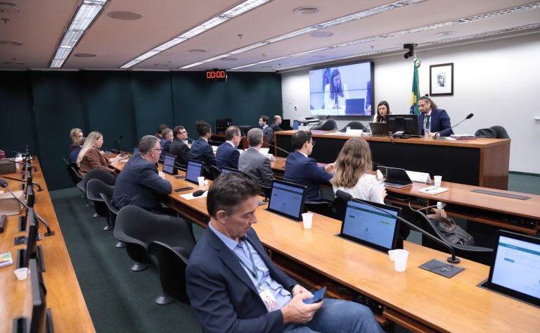 Defendida prorrogação do Fust para assegurar internet a escolas públicas