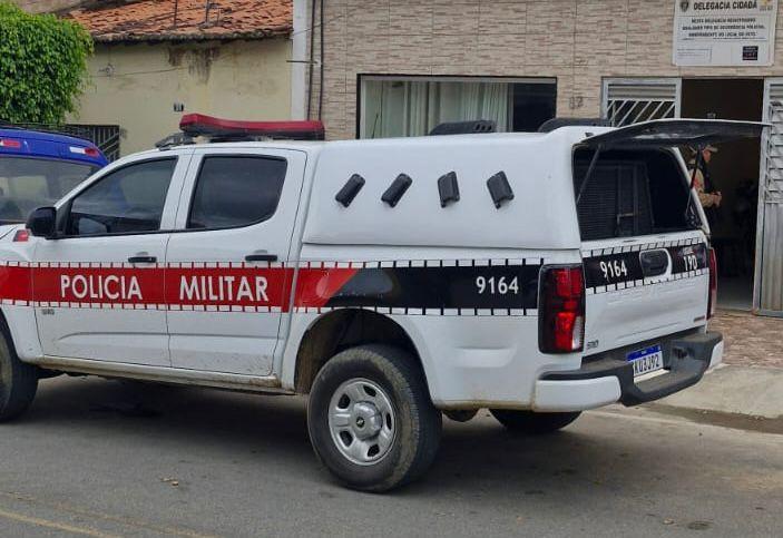 Polícia Militar recupera motocicleta furtada em Cajazeiras e apreende drogas em Bonito de Santa Fé