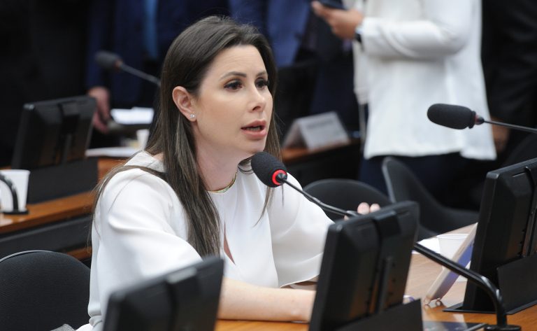 Projeto de lei propõe dedução de gastos com vacinas obrigatórias no Imposto de Renda