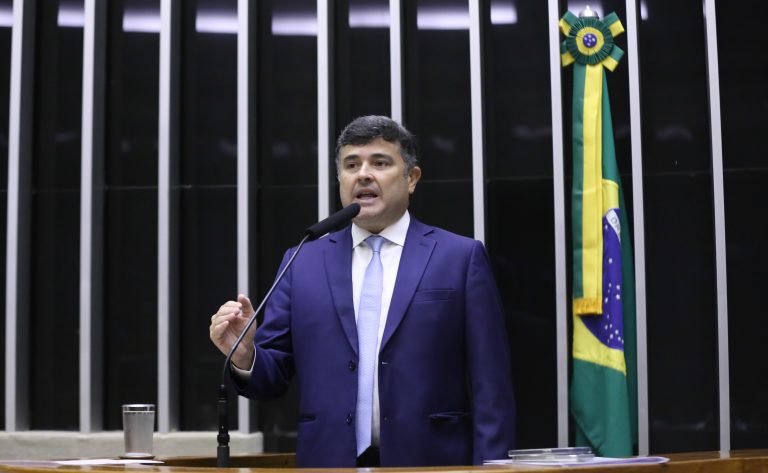 Projeto de lei propõe técnico de enfermagem obrigatório em escolas de tempo integral