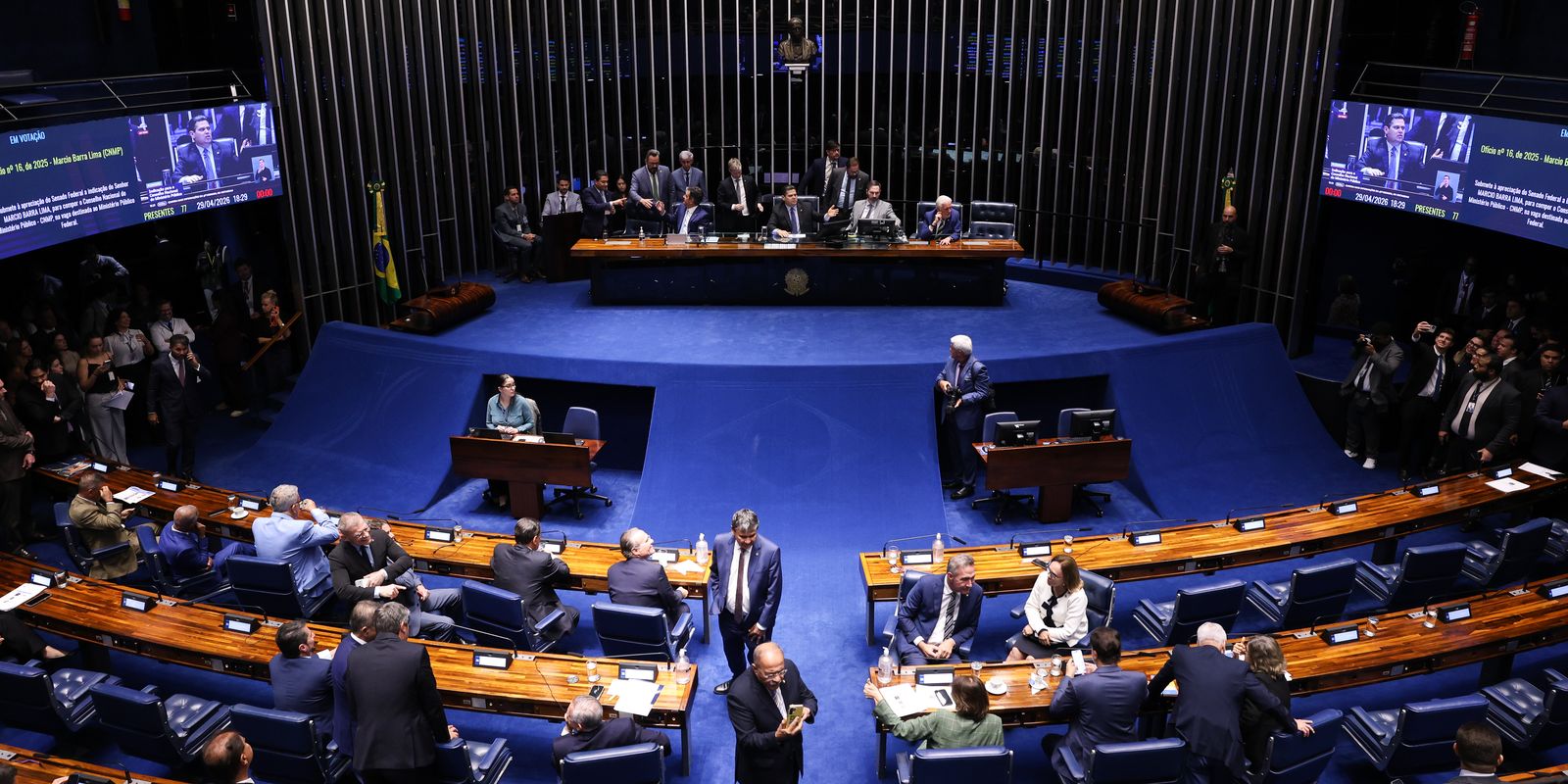Alcolumbre adia votação da PEC do fim da escala 6x1 no Senado