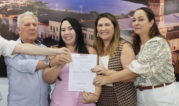 Brankinha deixa secretaria na prefeitura de Cajazeiras e reafirma fidelidade a Zé Aldemir: “Não o deixaria sozinho”