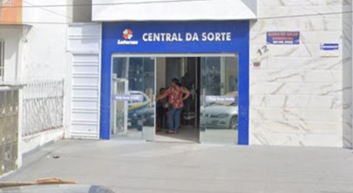 Casa lotérica é furtada no Centro de Sousa e criminosos levam dinheiro e sistema de câmeras, durante a madrugada; alarme não foi acionado 