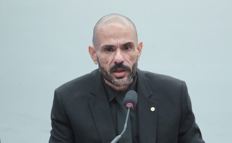Comissão aprova selo para estabelecimentos que oferecem desconto a agentes de segurança