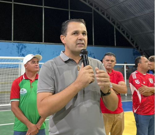 Ginásio lotado e grandes jogos marcam abertura do 3º Campeonato Municipal de Futsal em Bernardino Batista