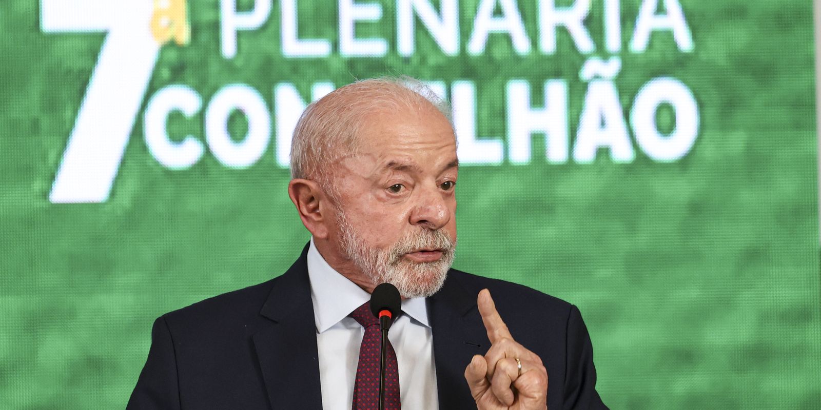 Governo estuda devolução de celular roubado via Correios, anuncia Lula