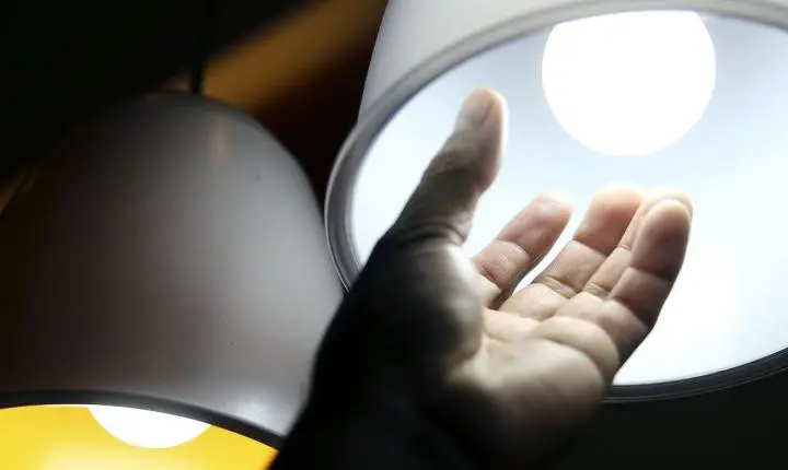 Aneel aprova R$ 5,5 bilhões para reduzir a conta de luz em 22 concessionárias