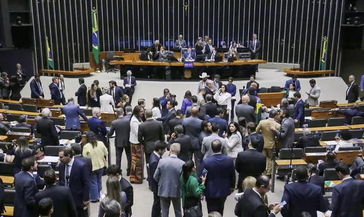 Câmara dos Deputados aprova MP com novas regras para o seguro-defeso